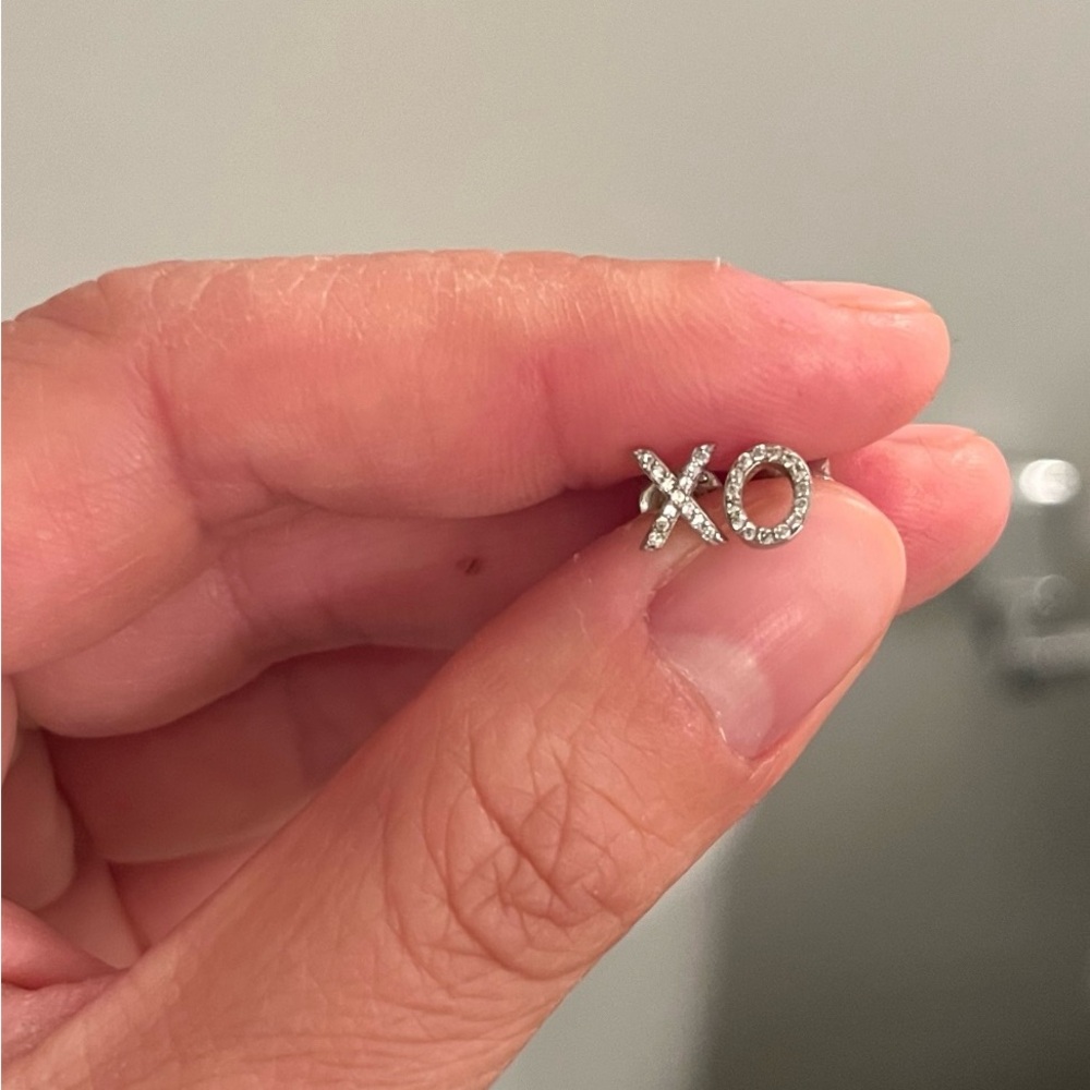 XO stud earrings